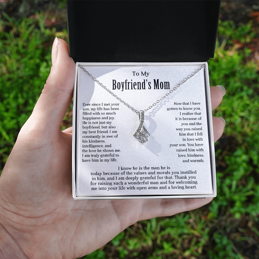 For Boyfriend's Mom Alluring Beauty Necklace
