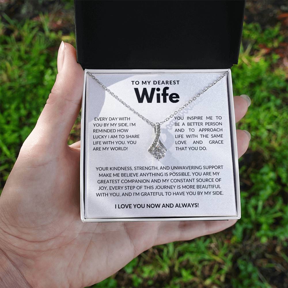 Alluring Beauty Wife Necklace